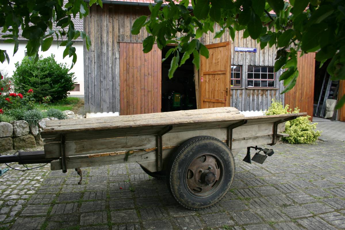 abgabe fahrrad auf recyclinghof mit reifen